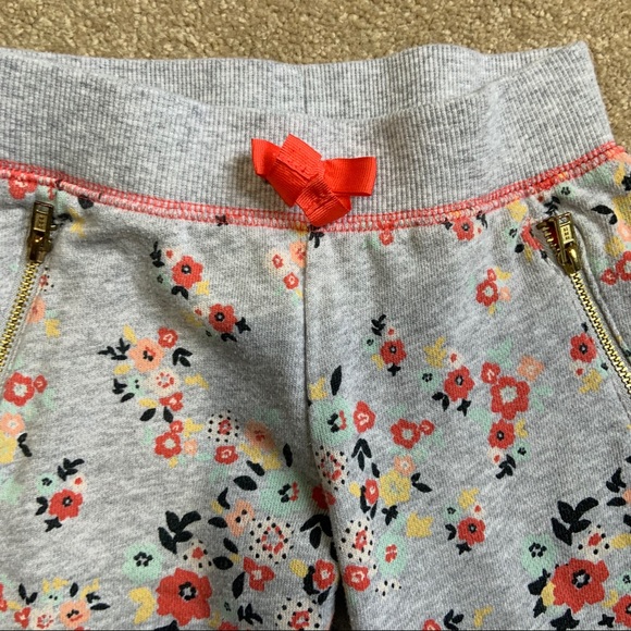 OskKosh Girls Joggers Size 5T - Picture 2 of 5
